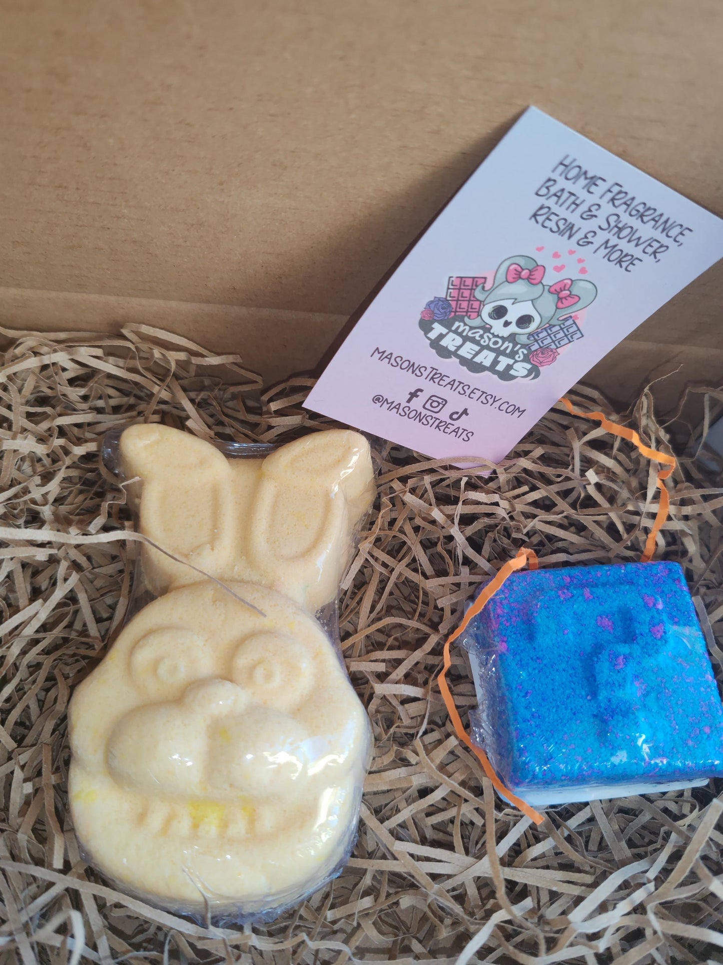 Perfume & Aftershave Inspired Bath Bombs / Bath Fizzers - inc a selection of festive in our vegan friendly/ cruelty free bath range